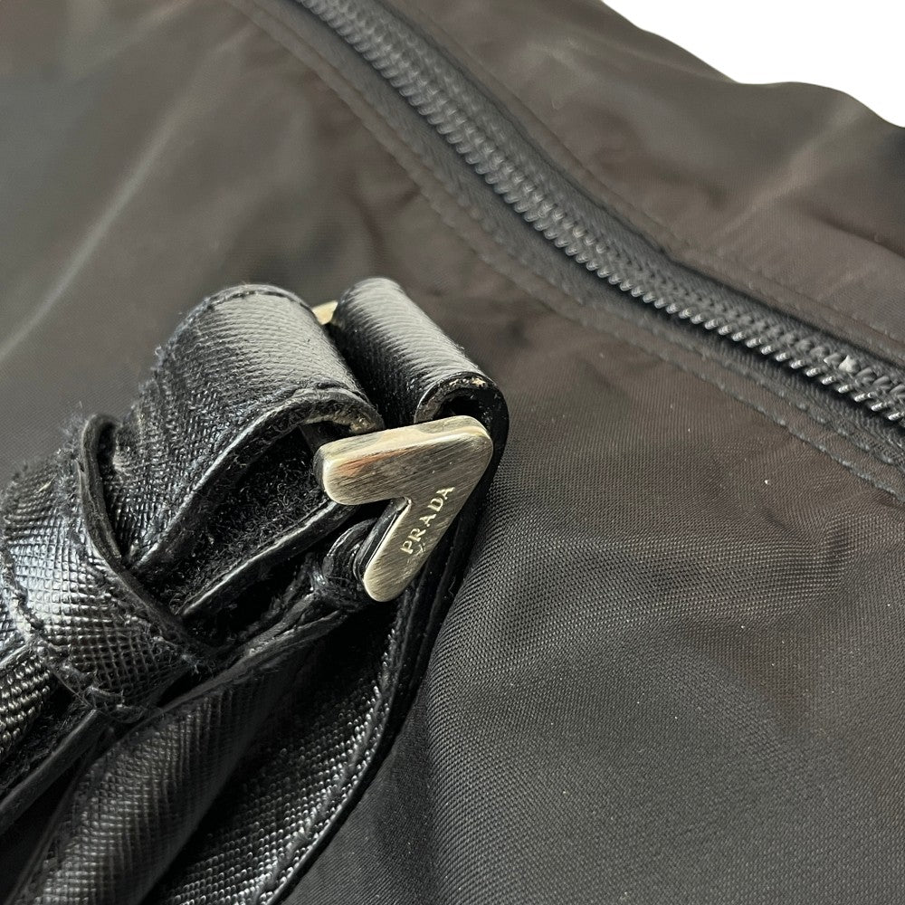 Prada Reisetasche mit Schultergurt schwarz 50